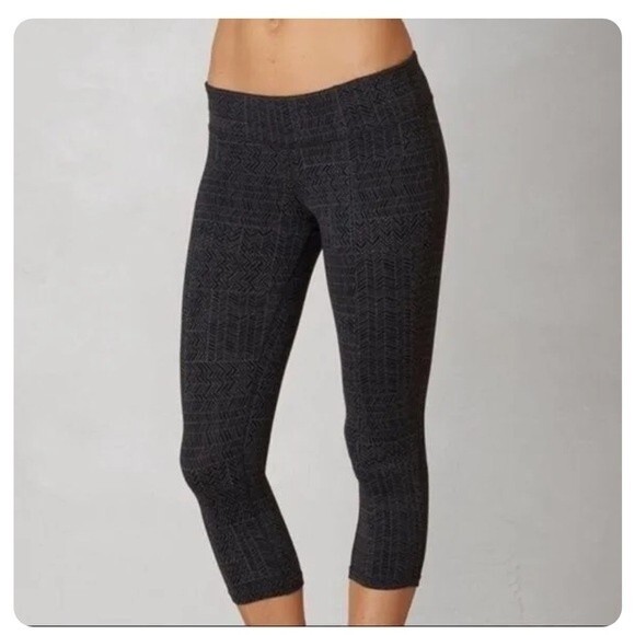 PrAna Women's Ashley Cropped Leggings Black Grey Geometric Design Size Large - Picture 1 of 10